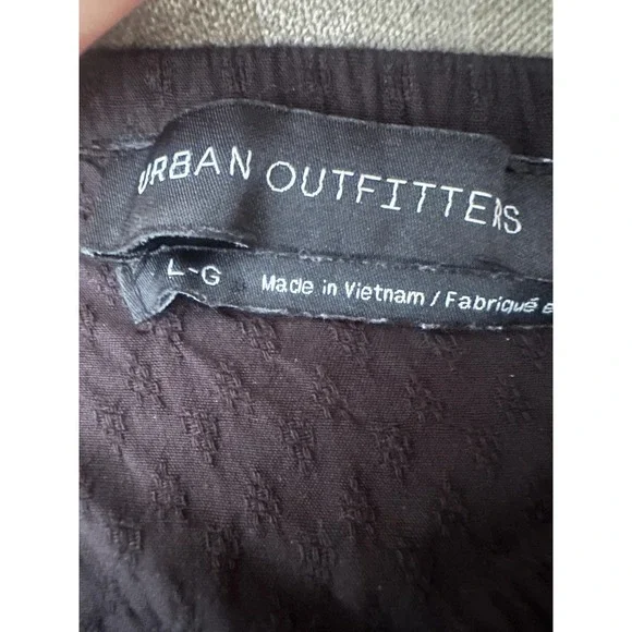 Urban Outfitters Shirt Womens Large Black Smocked Puff Sleeve Crop Top Blouse - Picture 7 of 14